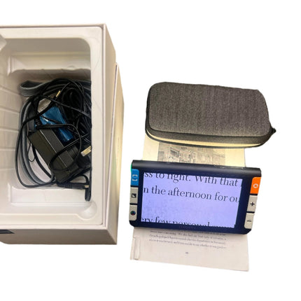 Demo Clover 6 hand video Magnifier - The Low Vision Store