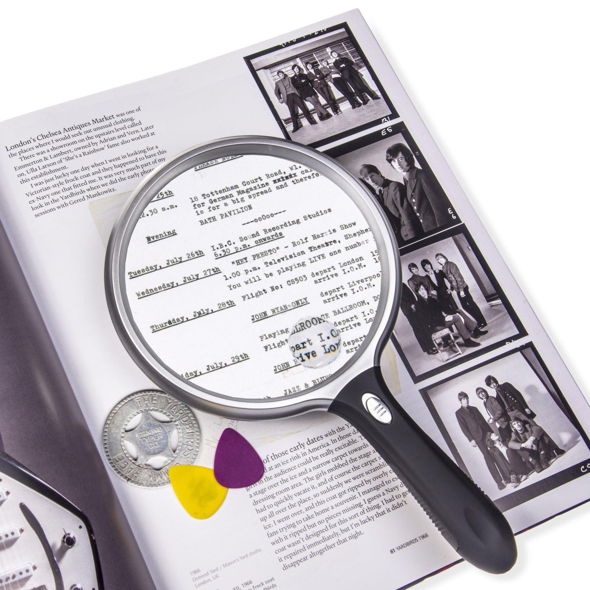 LED Lit 1.5x Magnification 5″ Oversized Handheld - The Low Vision Store