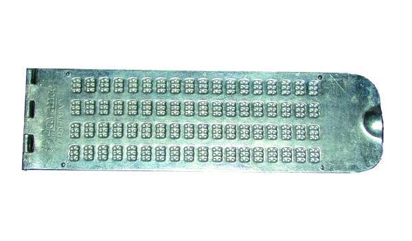 Steel slate with 4 lines and 18 cells for creating Braille easily, featuring high-quality pins.